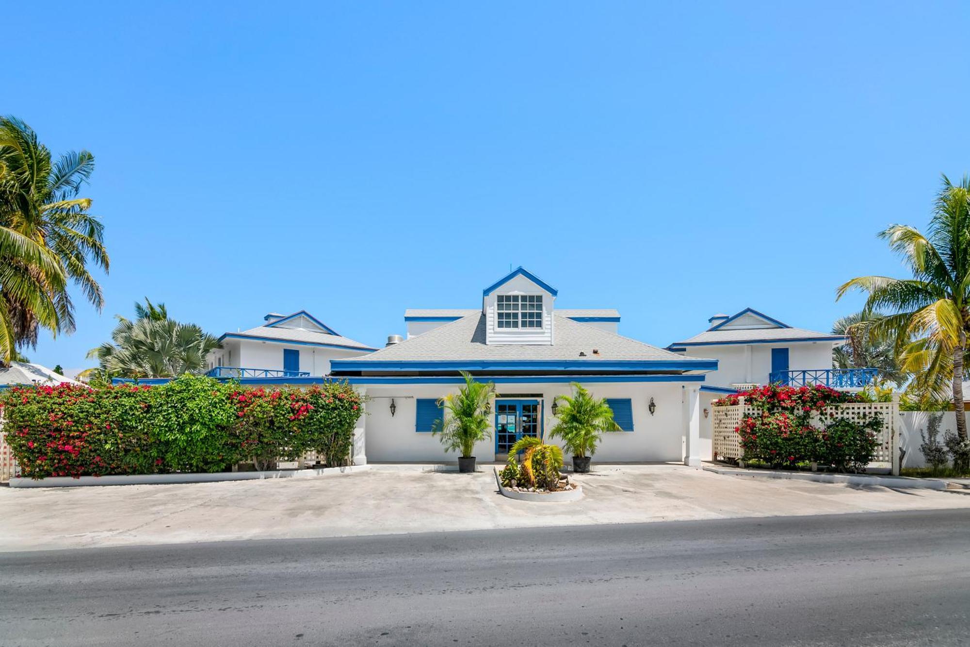 Hotel Augusta Bay George Town Exterior foto